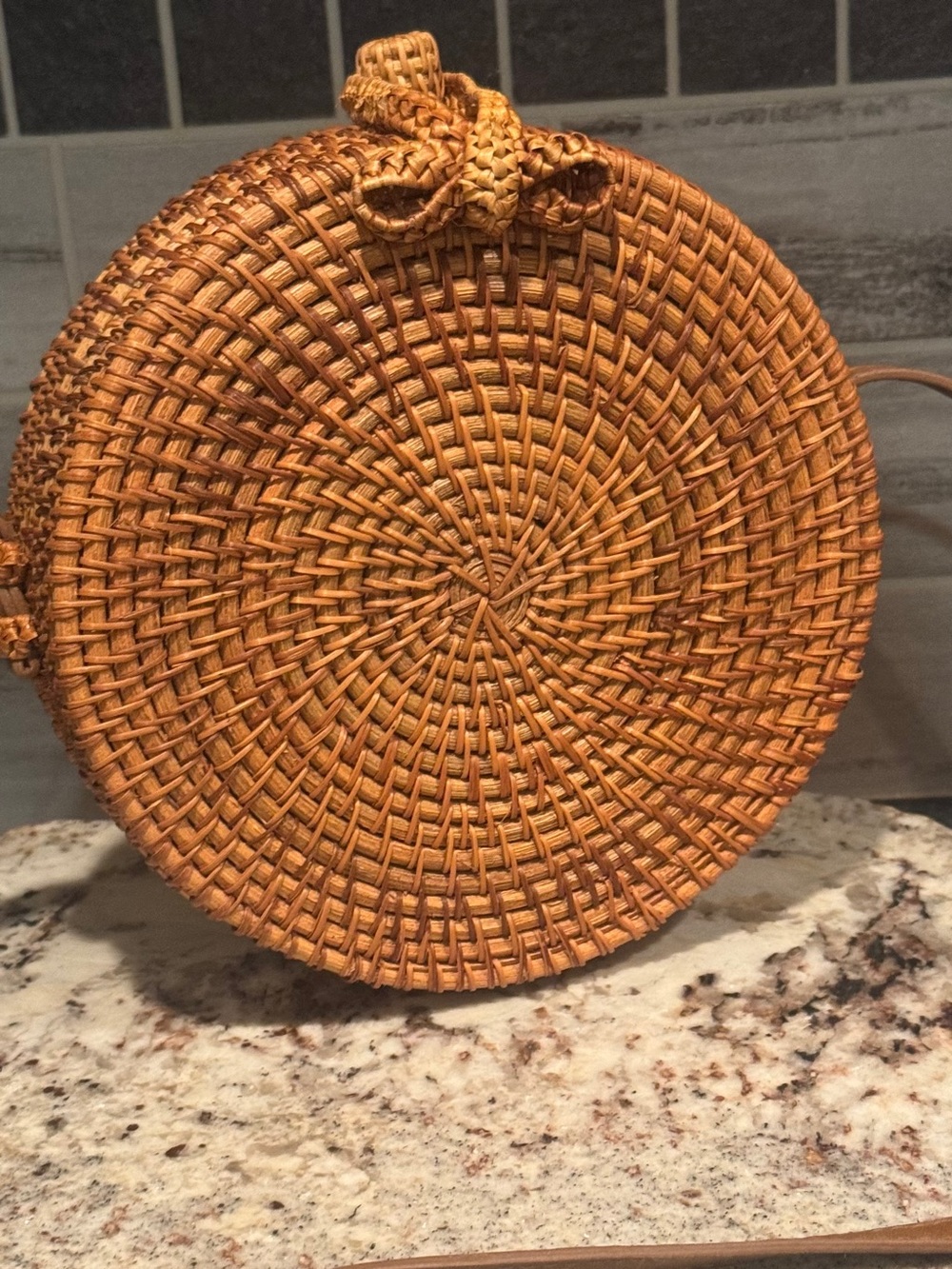 Straw StudiosStyle: Round Canteen Crossbody / Shoulder Bag